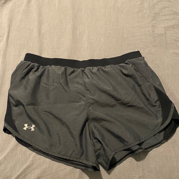 Under Armour Women’s shorts - Picture 1 of 2